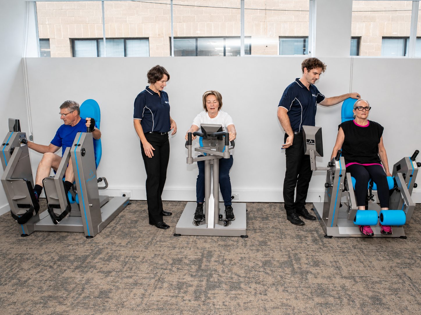 Guided strength training on HUR equipment